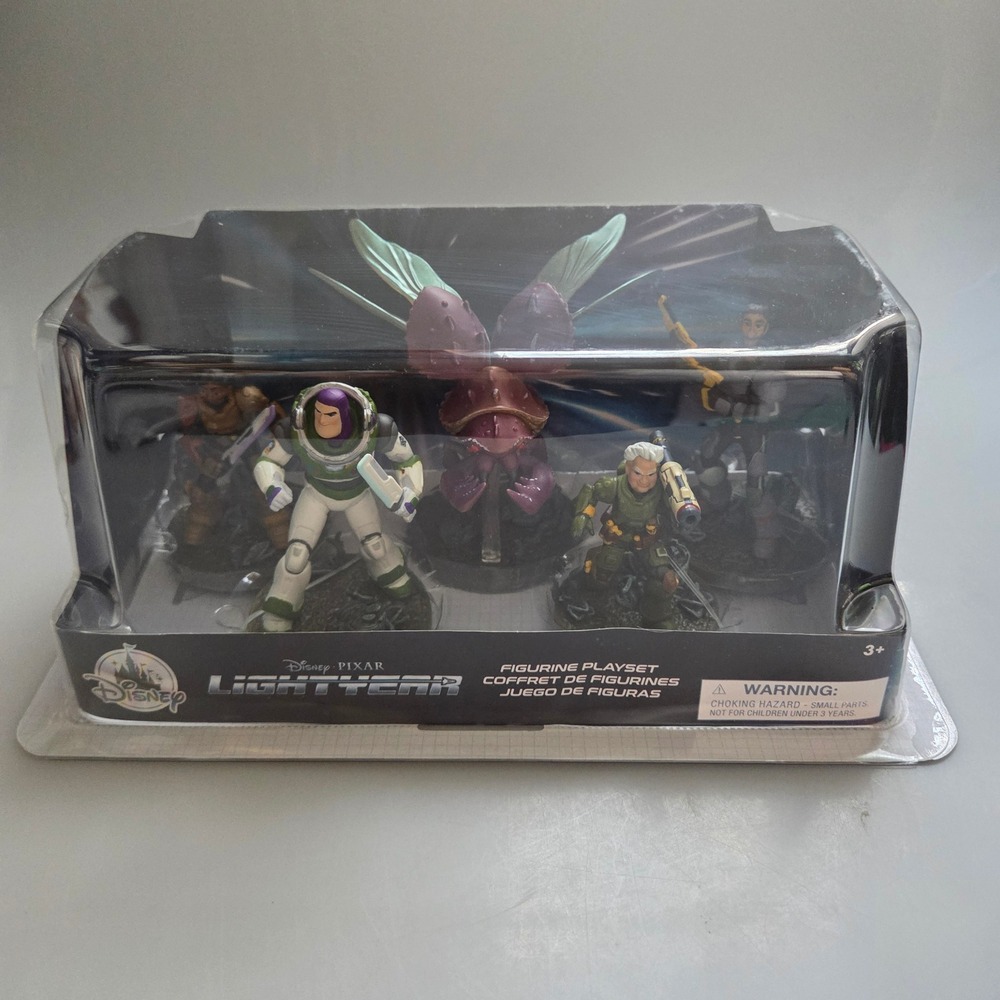 Disney Pixar Lightyear Figurine Playset Buzz Lightyear Izzy Mo Darby Zyclops NEW
